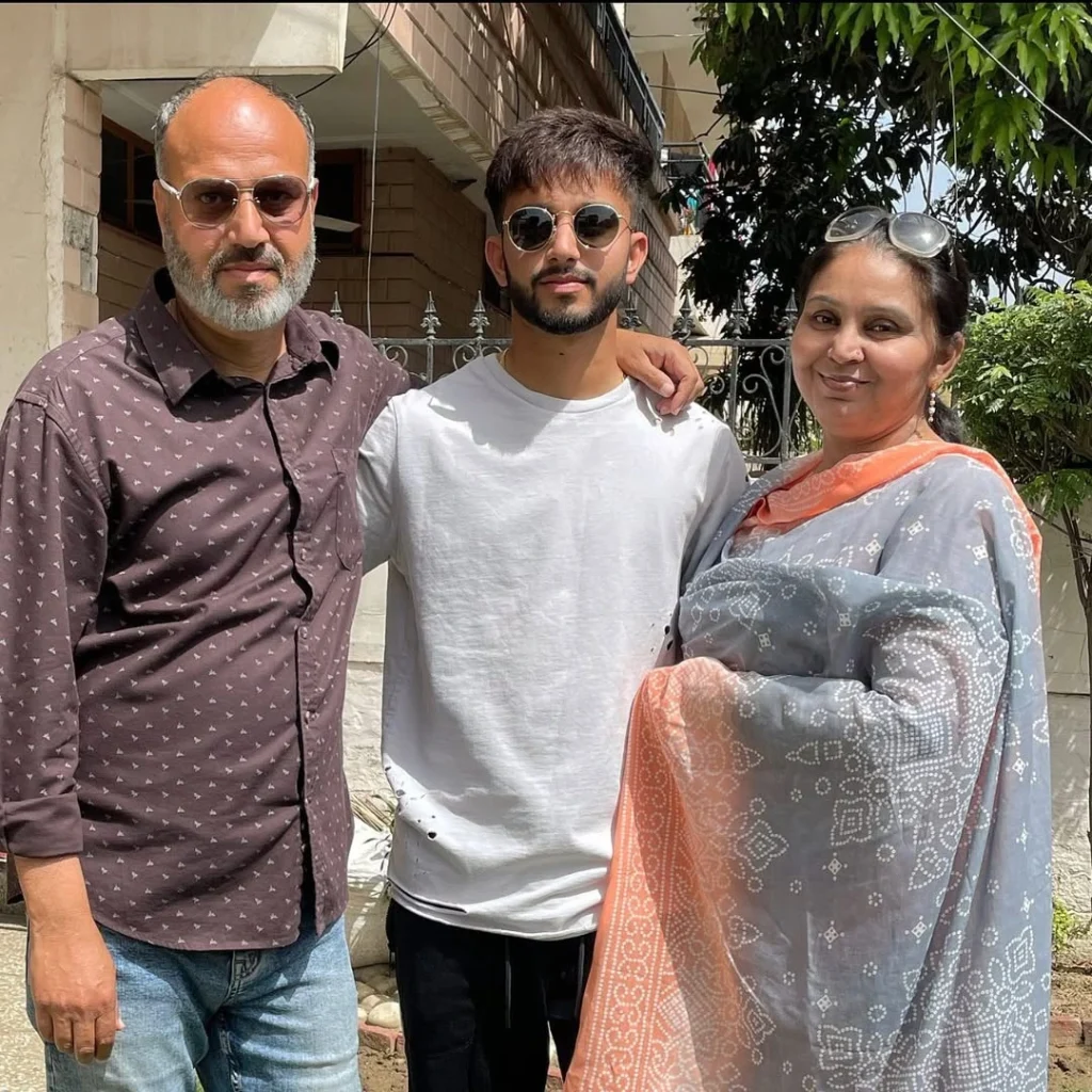Mayank Markande Net Worth