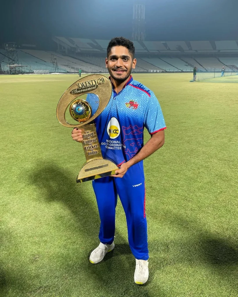 Tushar Deshpande Net Worth